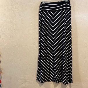 Black/white Maxi skirt